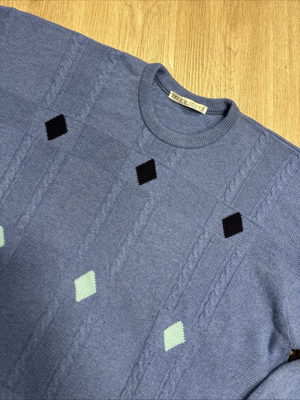 Lyle & Scott Sweater Mens Size XL Blue Wool Argyle Embroidered Preppy Crew Neck